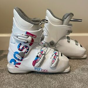 Girls ski boots